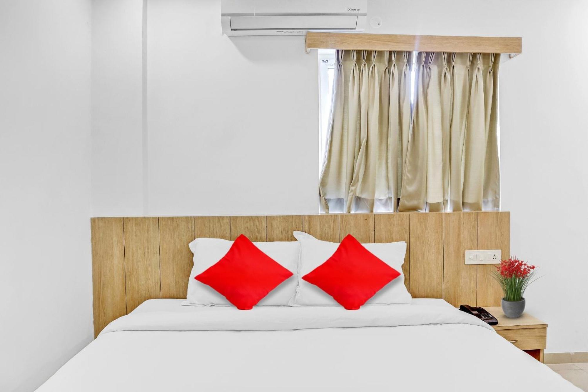 Oyo Flagship Hotel Bluemoon Warangal Exterior foto